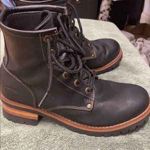 Sketchers Laramie 2 boots size 9